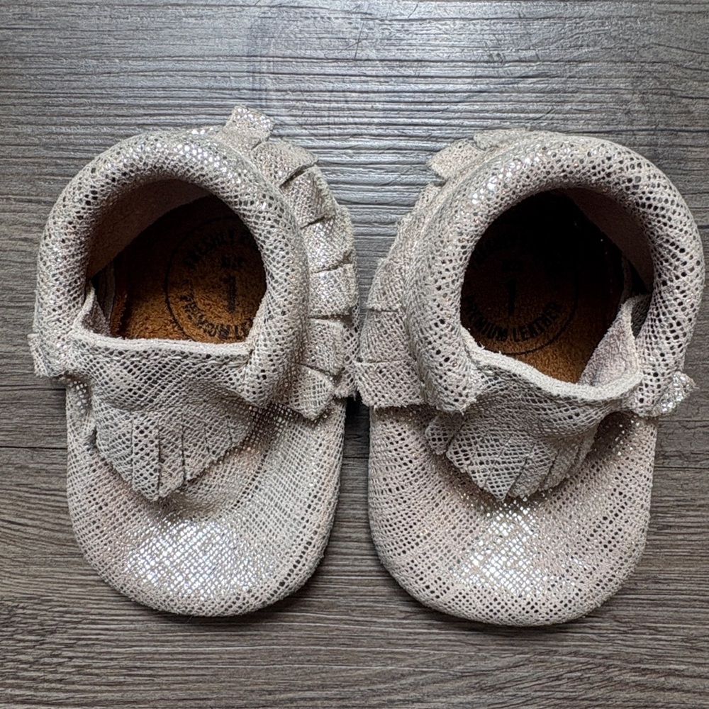 Freshly Picked Infants Leather Fringe Moccasins In Metallic Size 1 3-6 M